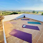לינה וארוחת בוקר Da Silva Surfcamp- Terrassenzimmer Mit Fruehstueck
