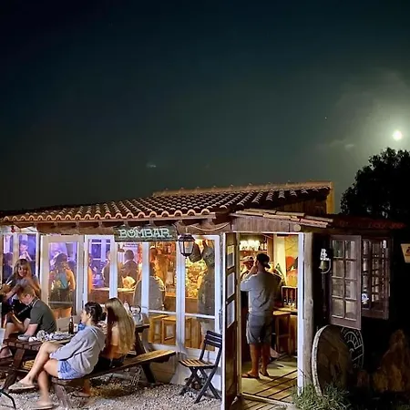 Da Silva Surfcamp- Terrassenzimmer Mit Fruehstueck Alojamento de Acomodação e Pequeno-almoço Lourinhã