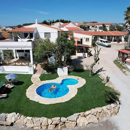 Da Silva Surfcamp- Terrassenzimmer Mit Fruehstueck Alojamento de Acomodação e Pequeno-almoço Lourinhã